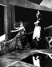 Catchy screen shot from the movie Aèlita